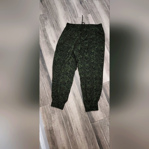 INC International Concepts Pants - INC WOMEN'S Green Snakeskin Cargo Pants